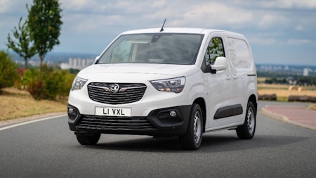 VAUXHALL COMBO CARGO IS COMPACT HIGH CUBE VAN OF THE YEAR AT GREAT BRITISH FLEET AWARDS