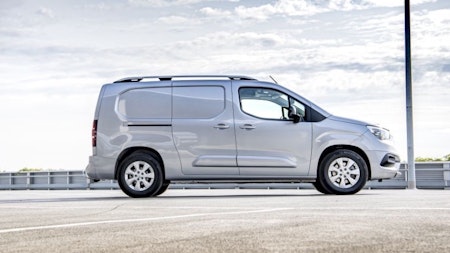 VAUXHALL STARS AT WHAT VAN? AWARDS 2022 WITH AWARDS FOR ALL-NEW COMBO-E AND VIVARO-E
