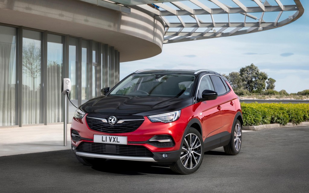 VAUXHALL GOES ELECTRIC WITH NEW GRANDLAND X ALL-WHEEL DRIVE PLUG-IN HYBRID