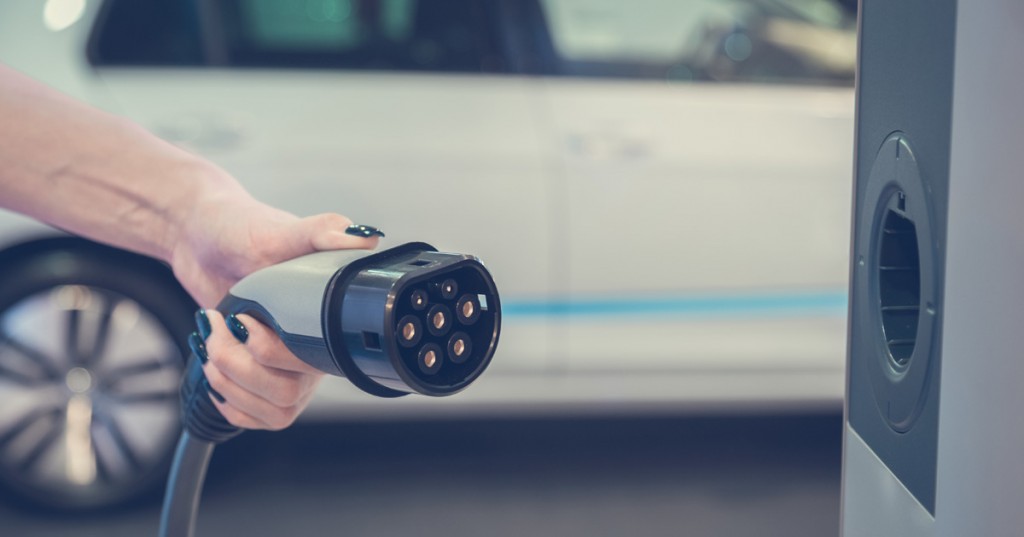 One in five motorists plan to go all-electric