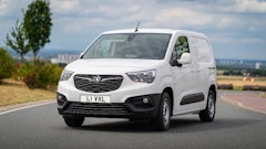 VAUXHALL COMBO CARGO NAMED BEST SMALL DELIVERY VAN AT BUSINESS VANS 2020 AWARDS