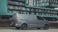 VAUXHALL VIVARO-E NAMED ‘BEST ELECTRIFIED COMMERCIAL VEHICLE’ AT 2021 DRIVING ELECTRIC AWARDS