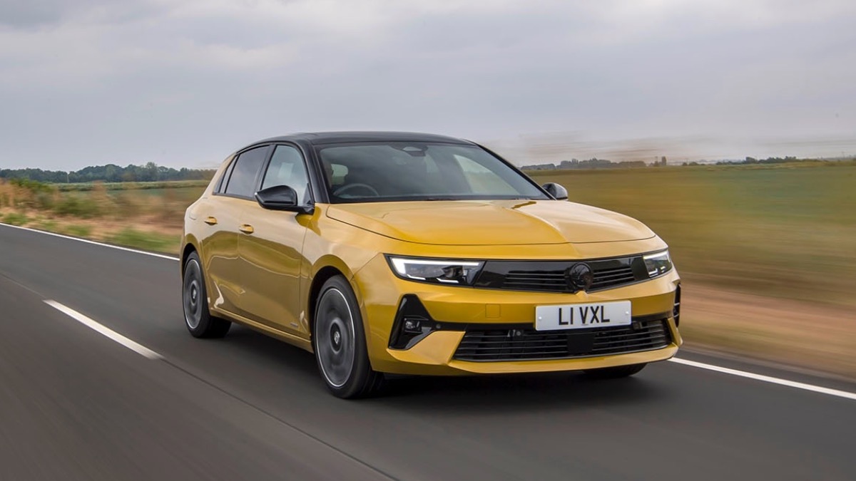 ALL-NEW VAUXHALL ASTRA NAMED ‘BEST FAMILY CAR’ AT 2022 BUSINESS CAR AWARDS