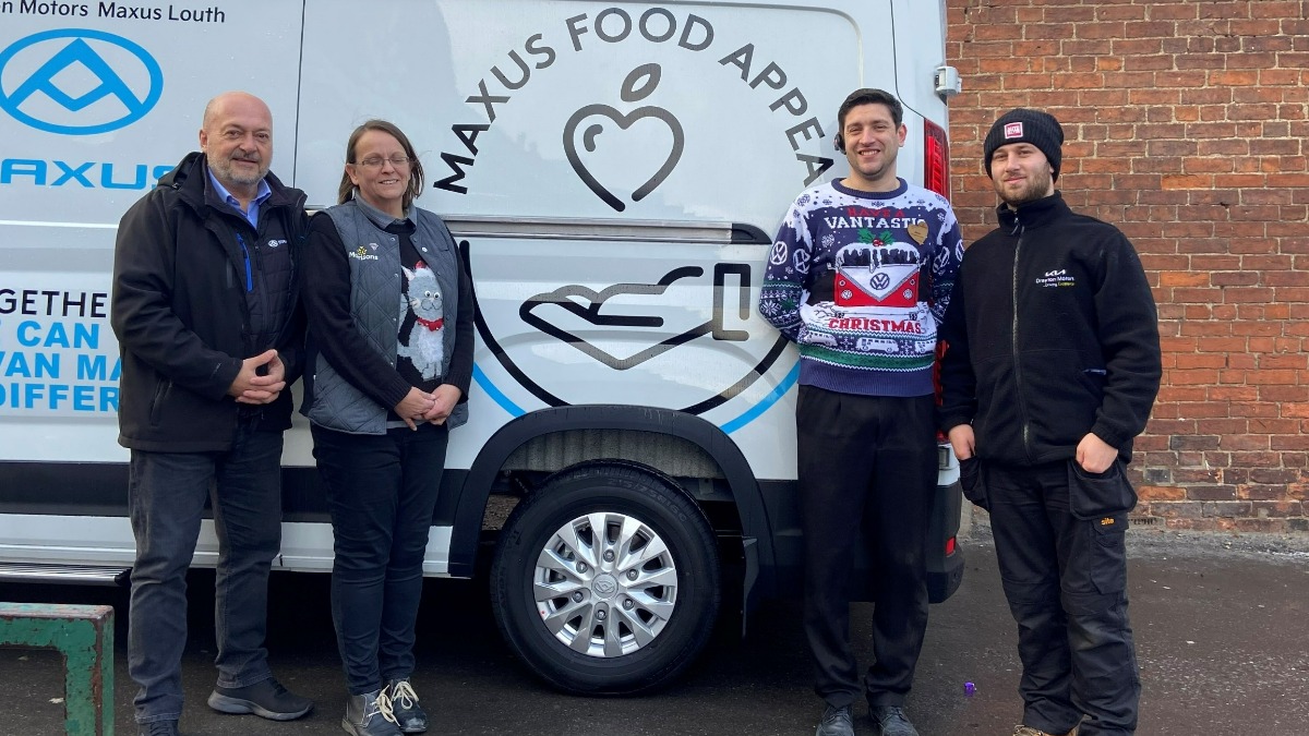 Drayton Maxus takes to the road for essential food bank deliveries