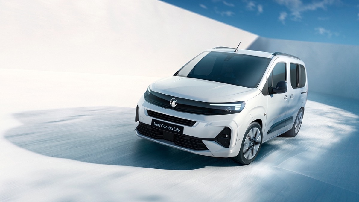 VAUXHALL REVEALS UPDATED COMBO LIFE ELECTRIC AND VIVARO LIFE ELECTRIC MODELS